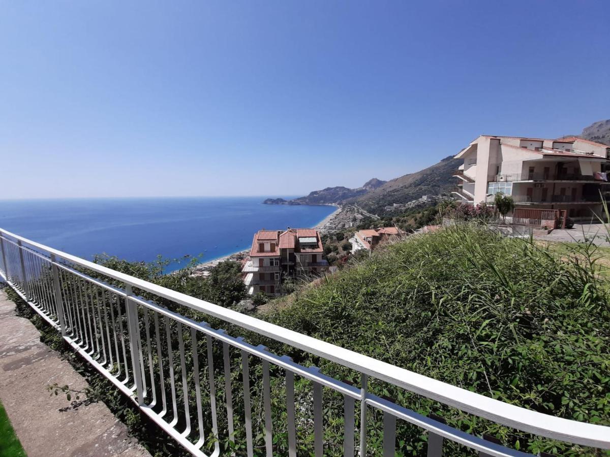 Appartamento Casa Vacanze Donna Yuliya Letojanni Esterno foto