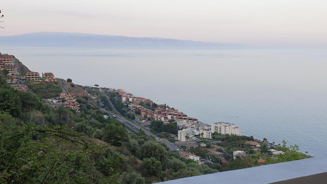 Appartamento Casa Vacanze Donna Yuliya Letojanni Esterno foto