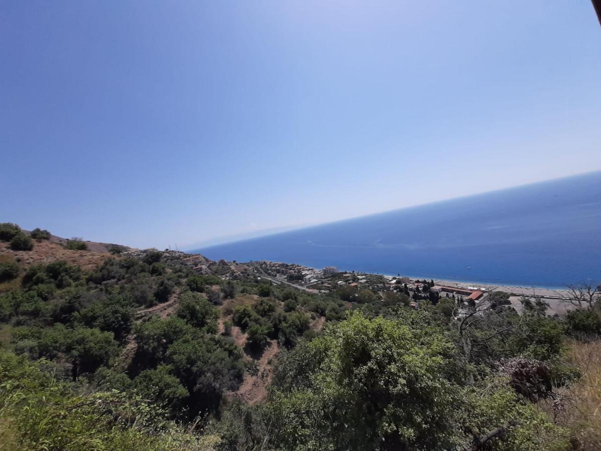 Appartamento Casa Vacanze Donna Yuliya Letojanni Esterno foto