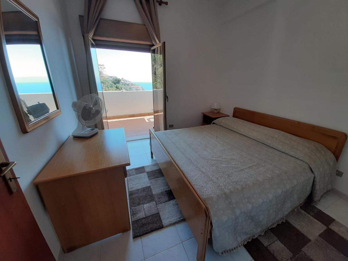 Appartamento Casa Vacanze Donna Yuliya Letojanni Esterno foto